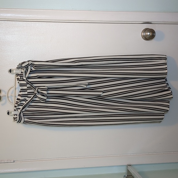 Lightweight Black and White Wide-Leg Pants - Picture 3 of 6